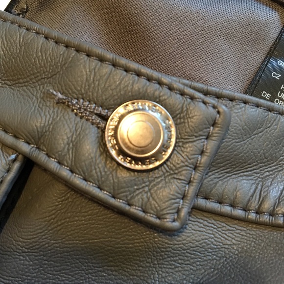 ✨NWT✨ H&M Gray Faux Leather Pants - Picture 4 of 5